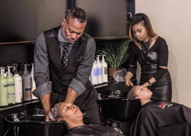 hair_wash hairstylists washing clients' hair