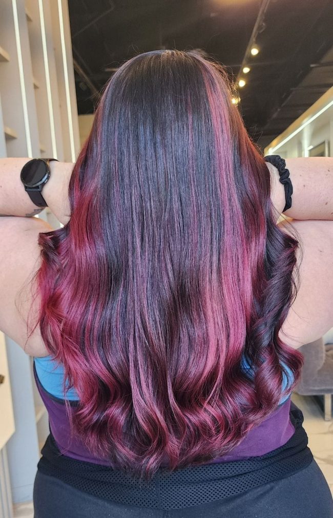 450103136_1028366442622956_5506366783052783157_n back of a girl with balayage hair